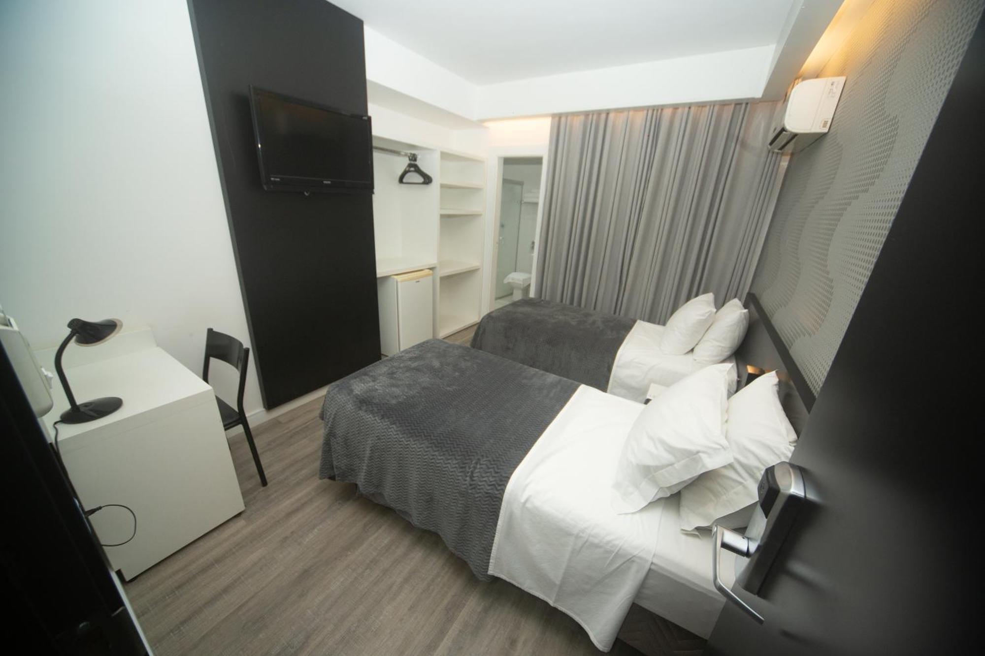 Hotel Cidade Araxa Bagian luar foto