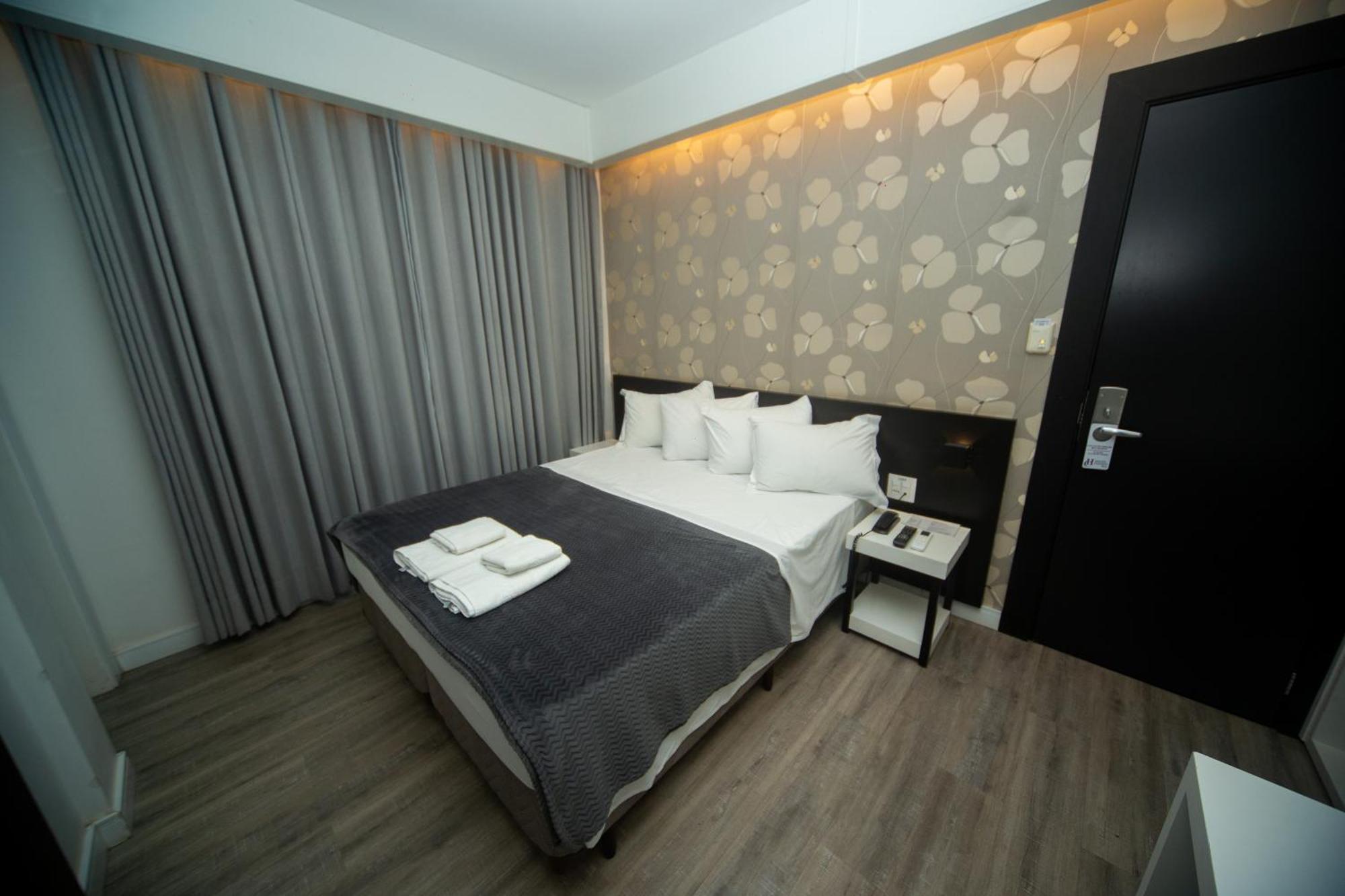Hotel Cidade Araxa Bagian luar foto