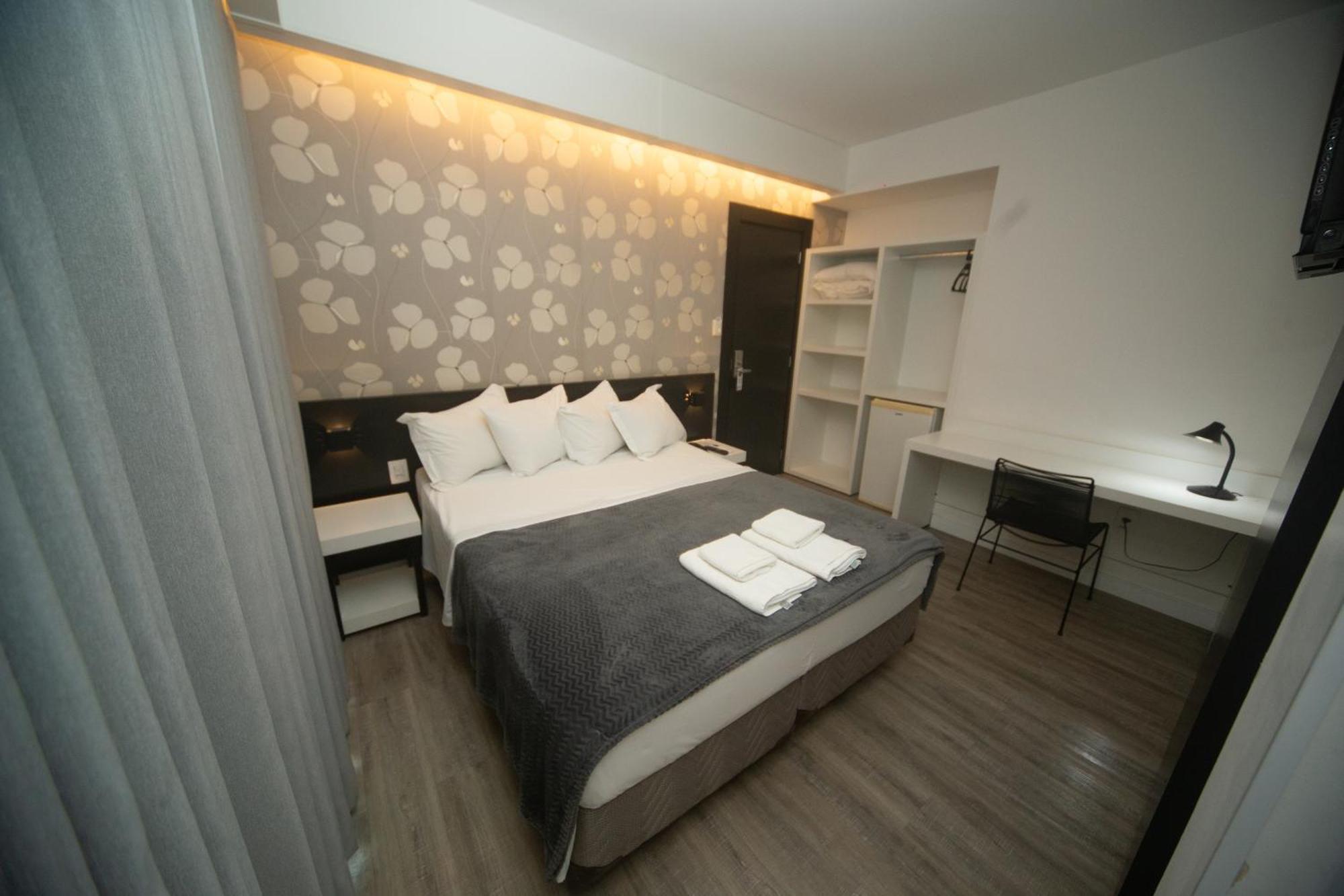 Hotel Cidade Araxa Bagian luar foto